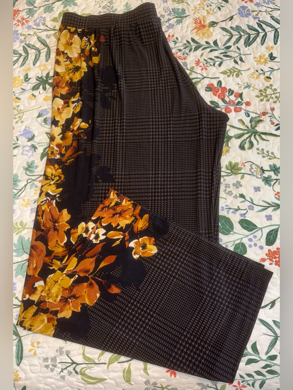Susan Graver black/brown plaid/floral print liquid knit wide leg pants Size LP